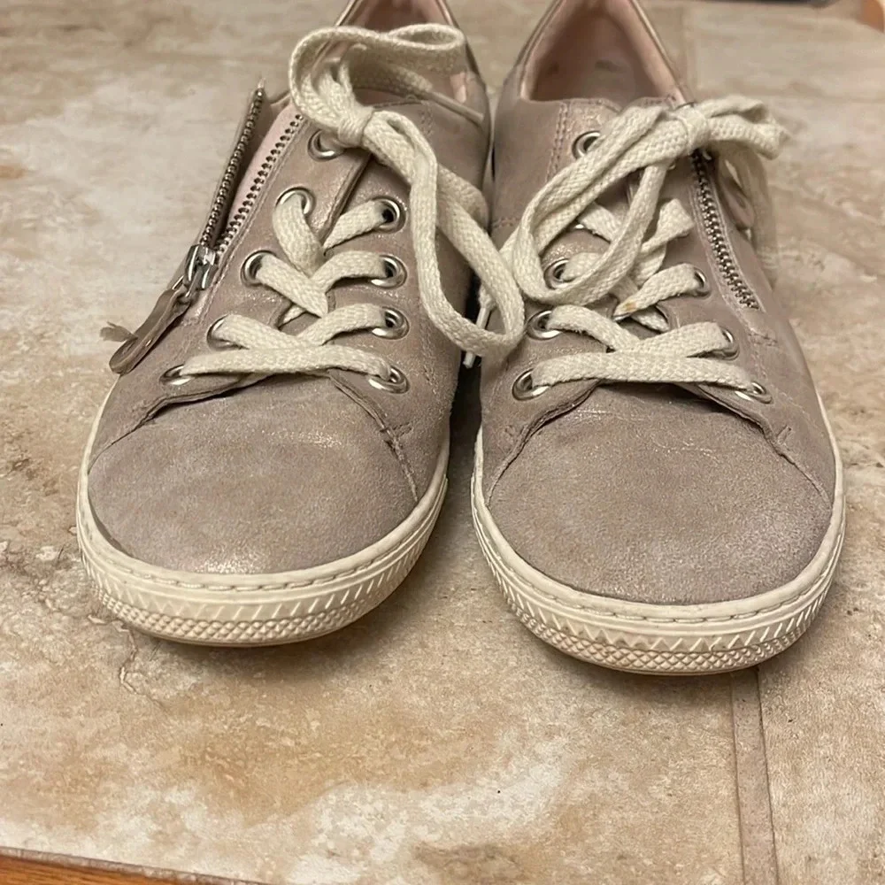 Paul Green soft silvery tan leather size 5.5